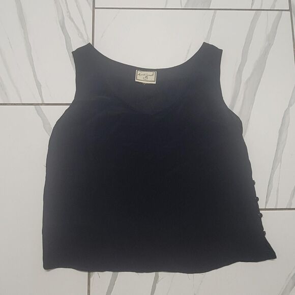 Source Unknown Tops - Unbranded Women's Black Shirt